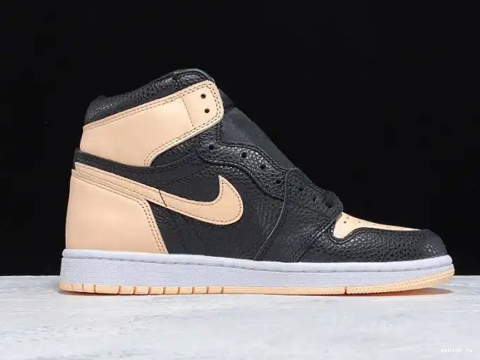 Rep High 1 Retro Crimson Tint Air 555088-081 Jordan Black 0406